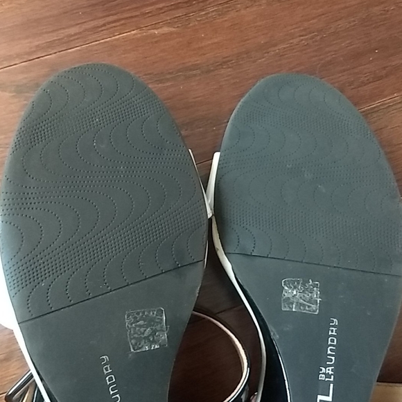 Sandles - Picture 5 of 6